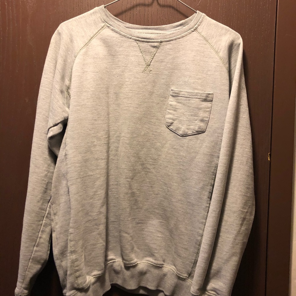 D struct sweater